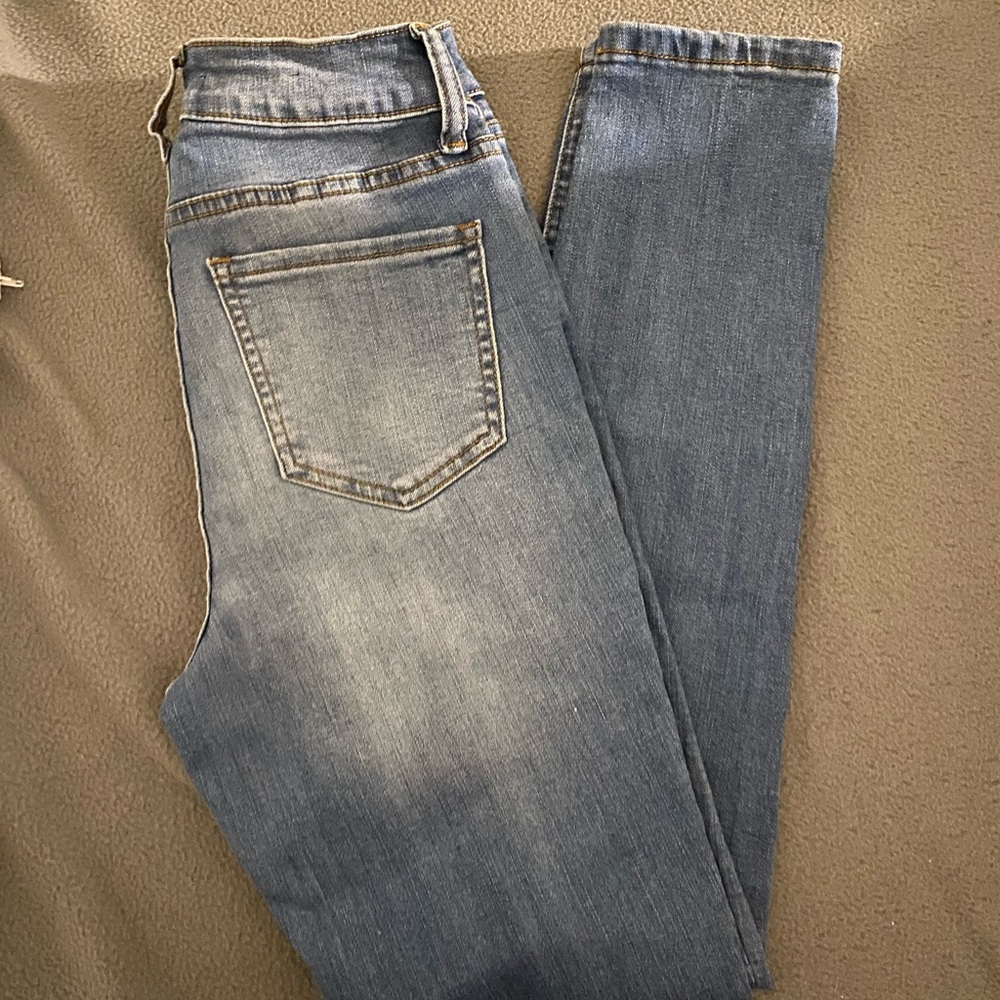 Fashion nova “So Hip High Rise Jeans medium wash” pants size 3